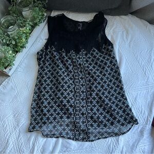 Adorable sleeveless top